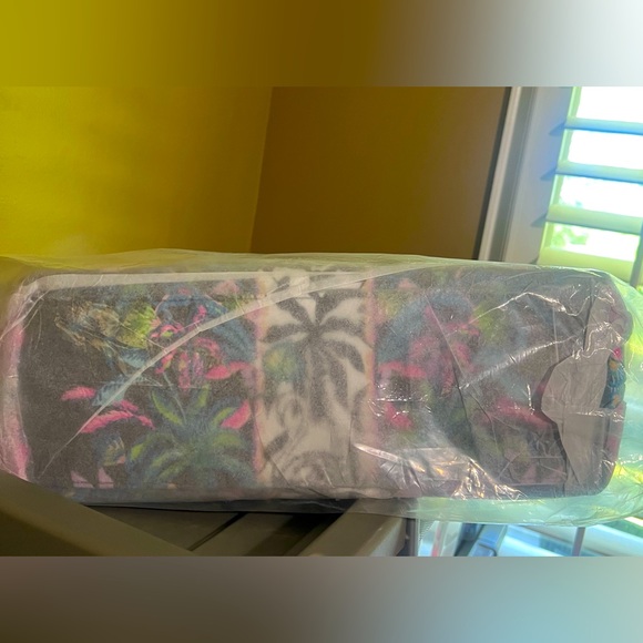 NWT NIP Lilly Pulitzer Meena X large tote Onyx Paradise Glow - Picture 9 of 9